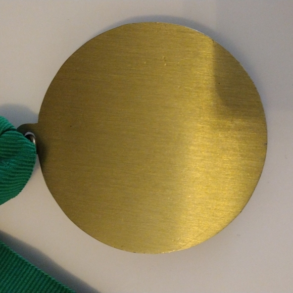 SHAMROCK Medal to Repurpose - Picture 3 of 4